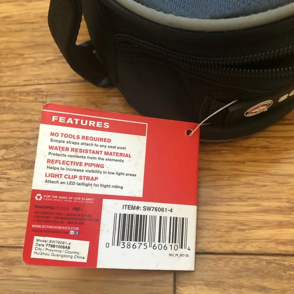 Schwinn ‘bicycle bag’ mounts to seat post